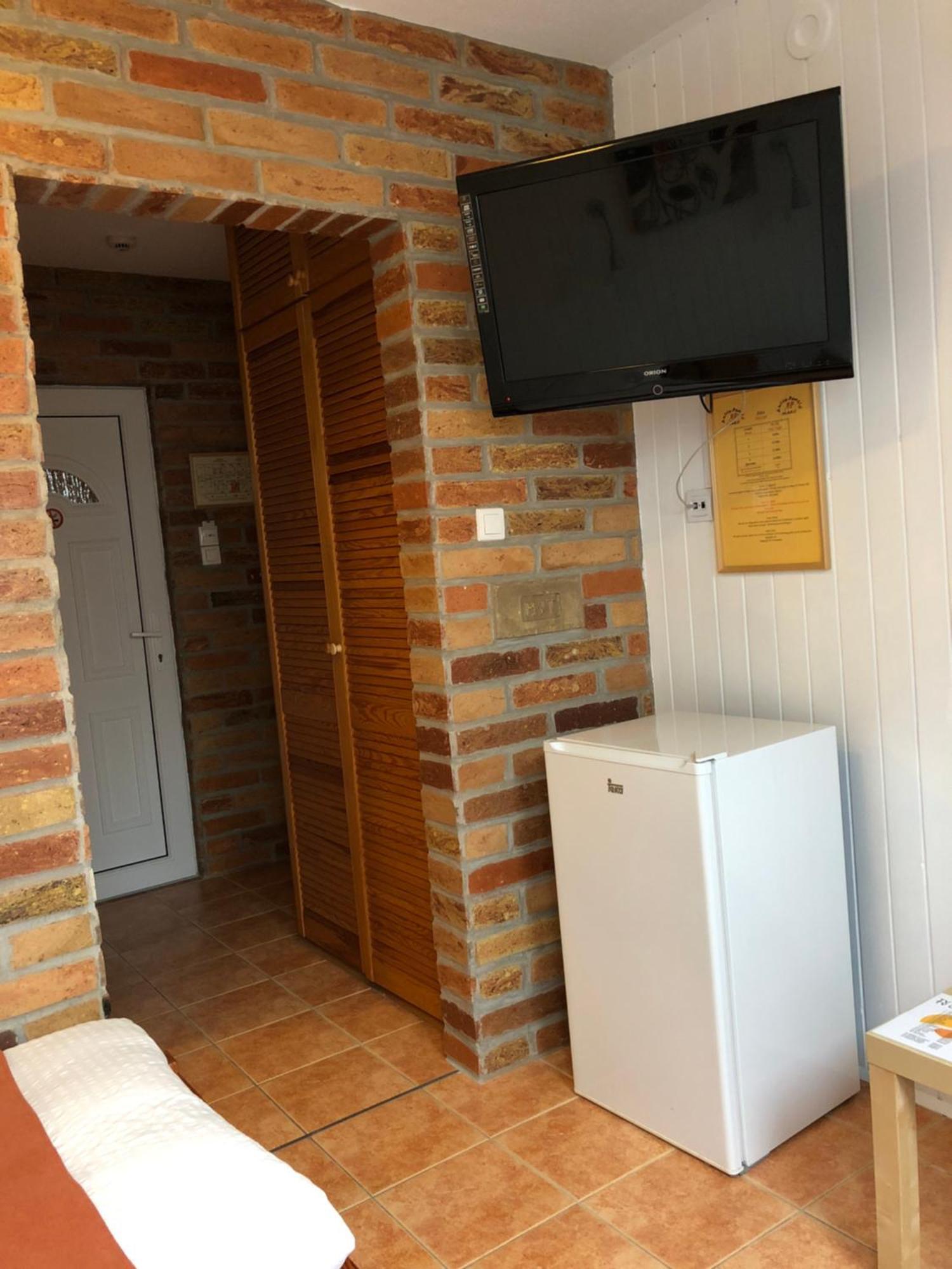 Hotel Autóscsárda és Panzió Makó Exterior foto