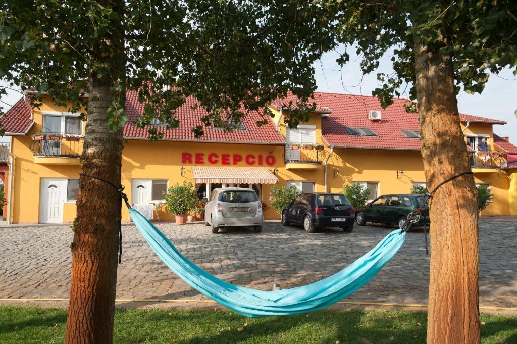 Hotel Autóscsárda és Panzió Makó Exterior foto